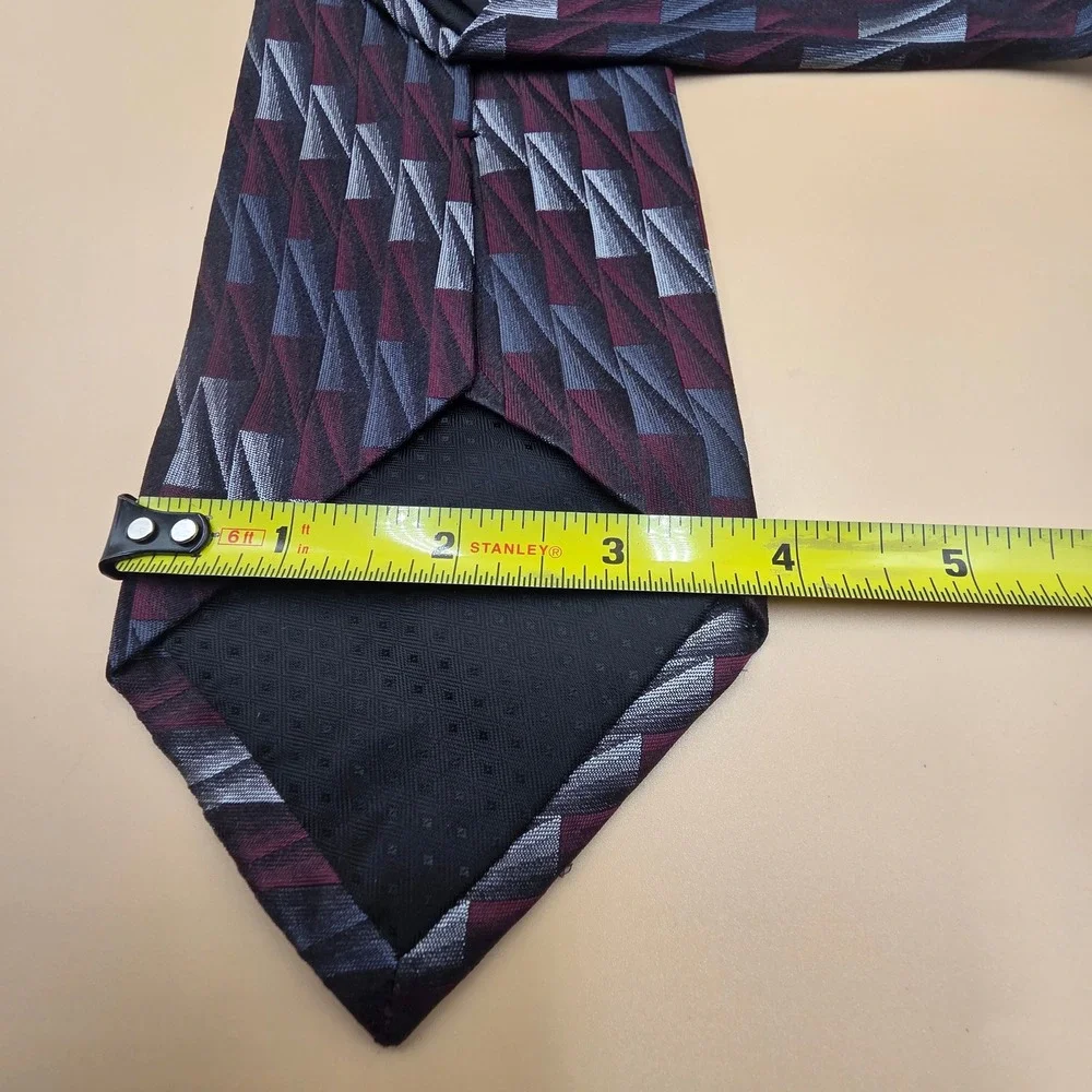 IV Front Mens Burgundy Grey Blue Geometric Silk Blend Necktie RN 51093